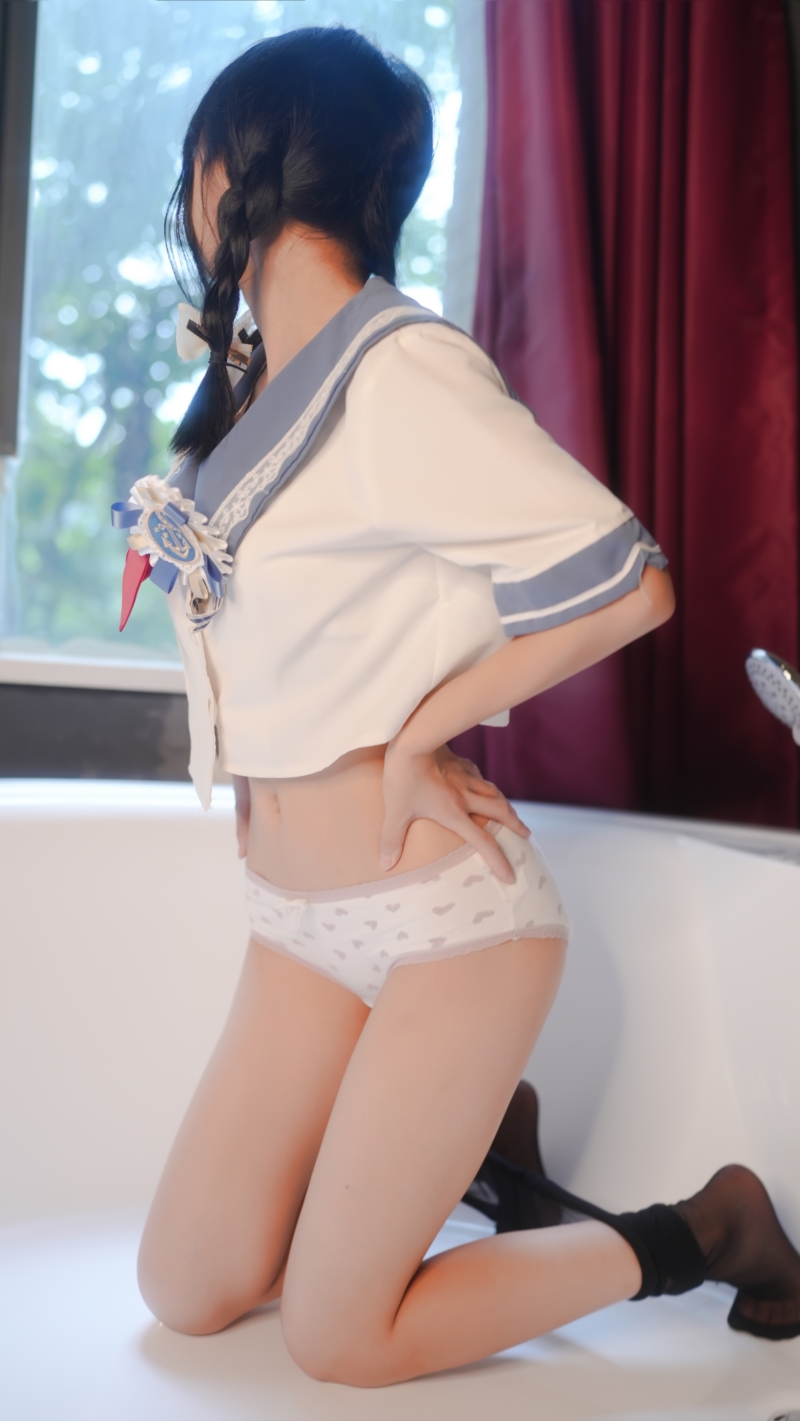 秋名山龙一 小婕 水手服【60P-572MB】图片下载