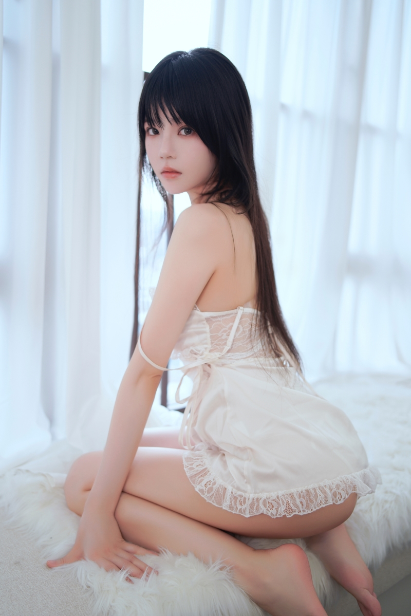 桜桃喵#奶油盛宴【29P-3V-2.63GB】下载欣赏