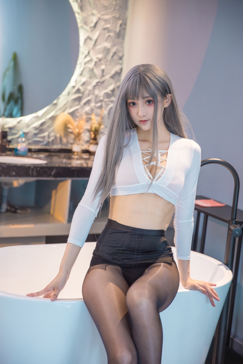 冬马路纱(Luisa_零纱)#浴缸湿身黑丝【23P-425MB】来看看吧