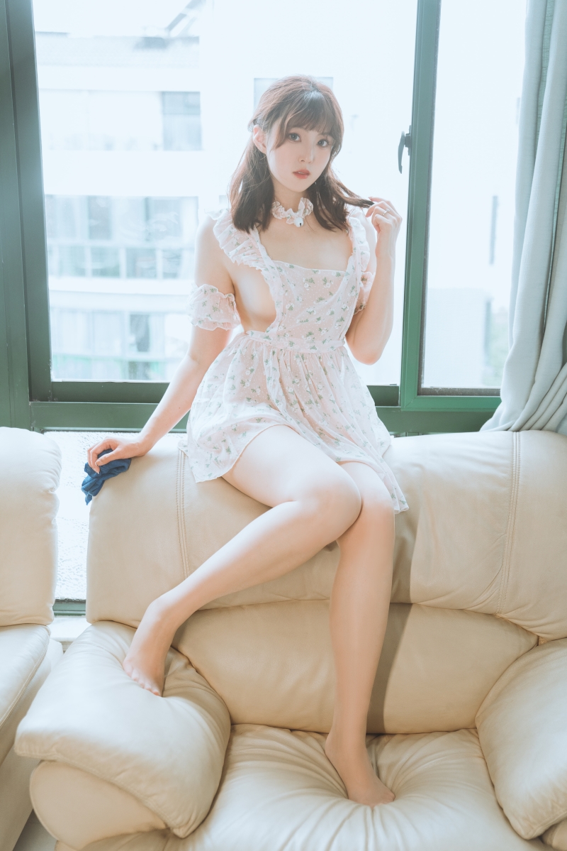 Natsuko夏夏子#碎花围裙【55P-1V-782MB】下载欣赏