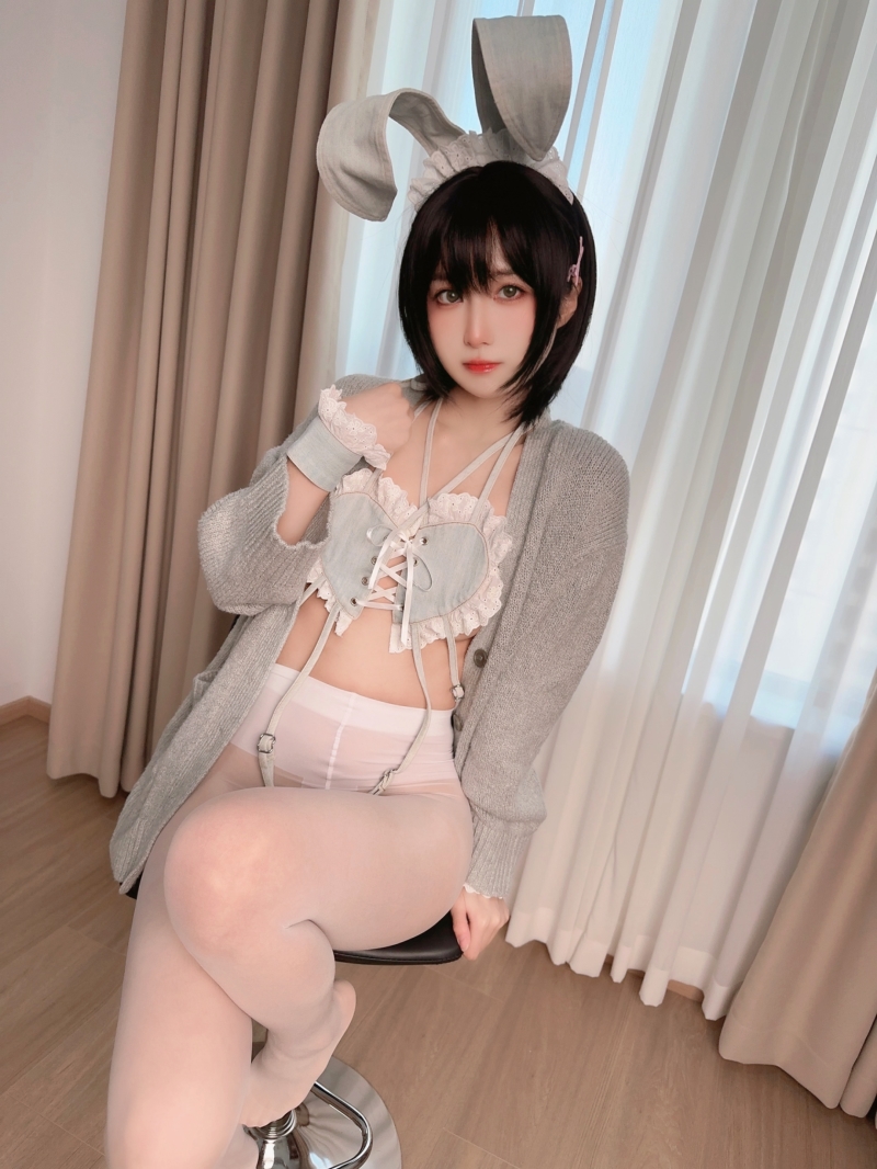 一勺大布丁#牛仔硬糖兔【99P-5V-520MB】美丽的女生cos图片