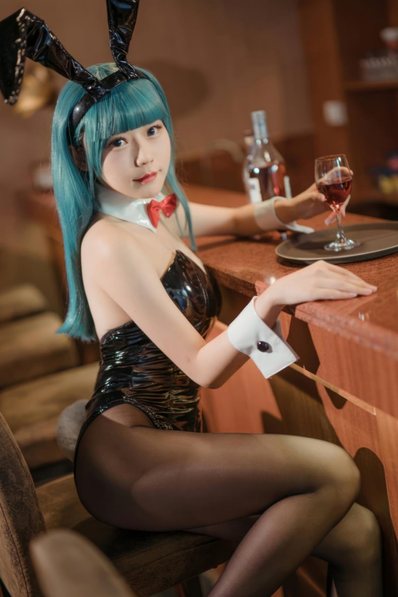 香草喵露露 –#七龙珠 布玛 兔女郎新版作品
