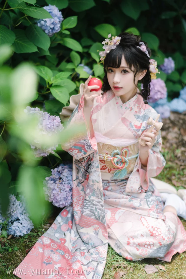 图片欣赏丨Coser花柒Hana摄影作品集:绣球花和服赏析在线观看资料