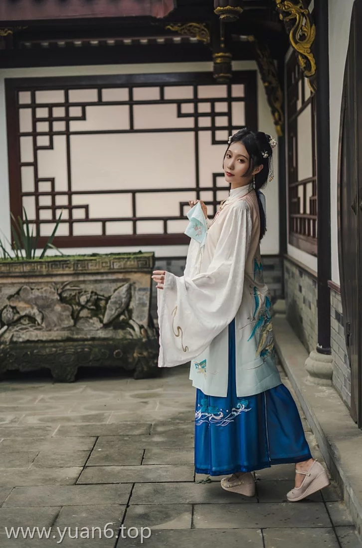 图片欣赏丨Coser如月灰作品全集之寺外古风外景分享在线观看资料