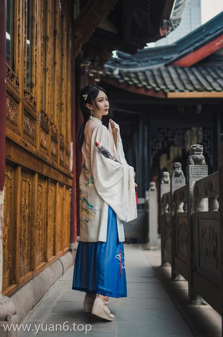 图片欣赏丨Coser如月灰作品全集之寺外古风外景分享在线观看资料
