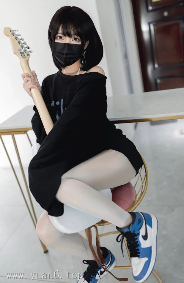 图片欣赏丨Coser杏仁曲奇精美cos升玖吉他姐姐图片欣赏在线观看资料