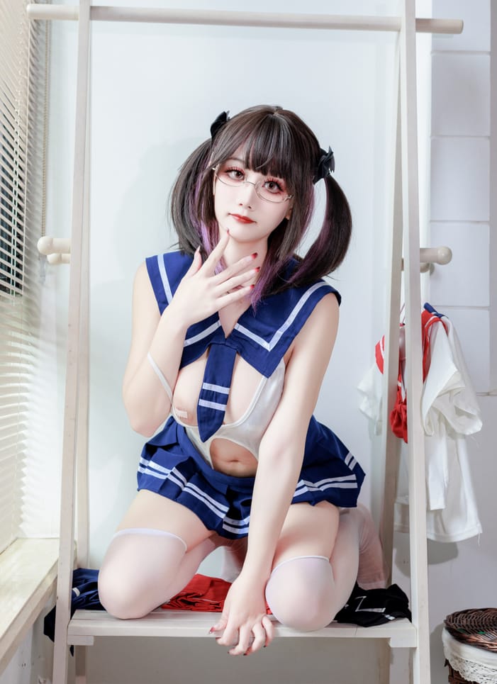 阿雪雪 –#连体水手服cos照片