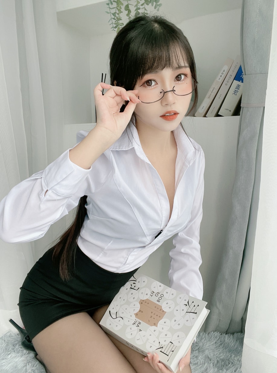 不呆猫#黑斯包臀OL下载欣赏