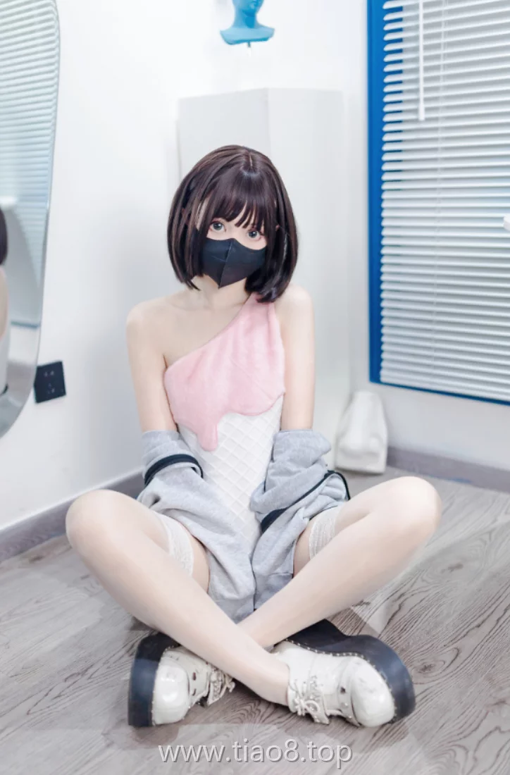 图片欣赏丨Coser洛桑w伊梓:NO.019-甜筒[40P-262M]在线观看资料