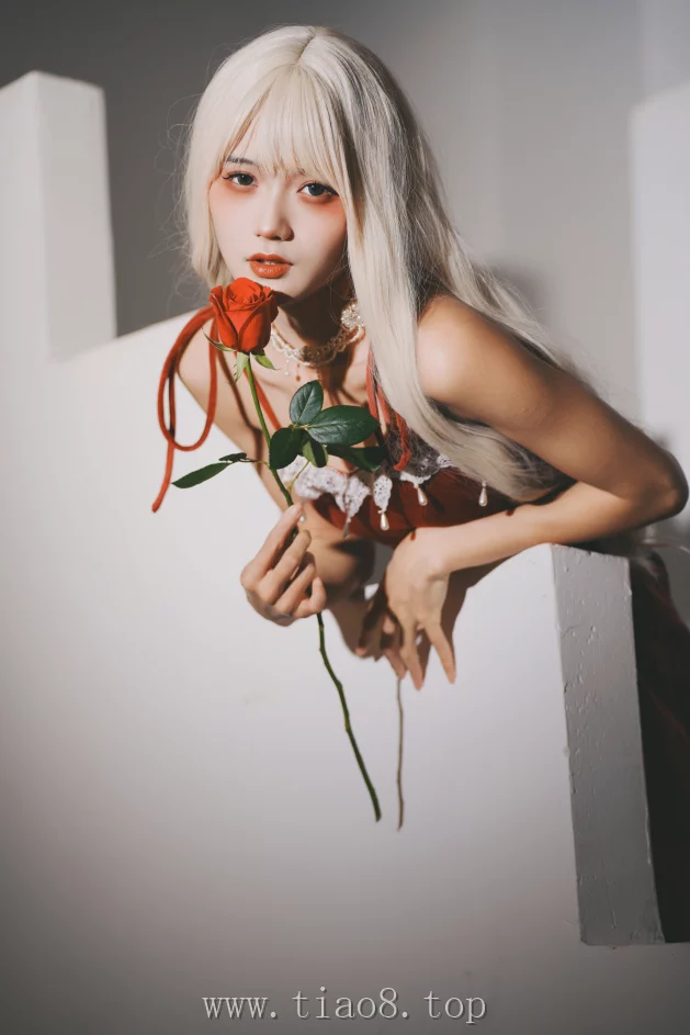 图片欣赏丨Coser兔子Zzz不吃胡萝卜:NO.0161-若是再相见[25P-307MB]在线观看资料