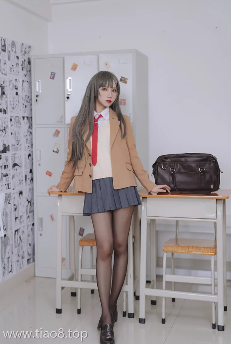 图片欣赏丨Coser果咩酱w:NO.043-麻衣校服[30P-229.3M]在线观看资料