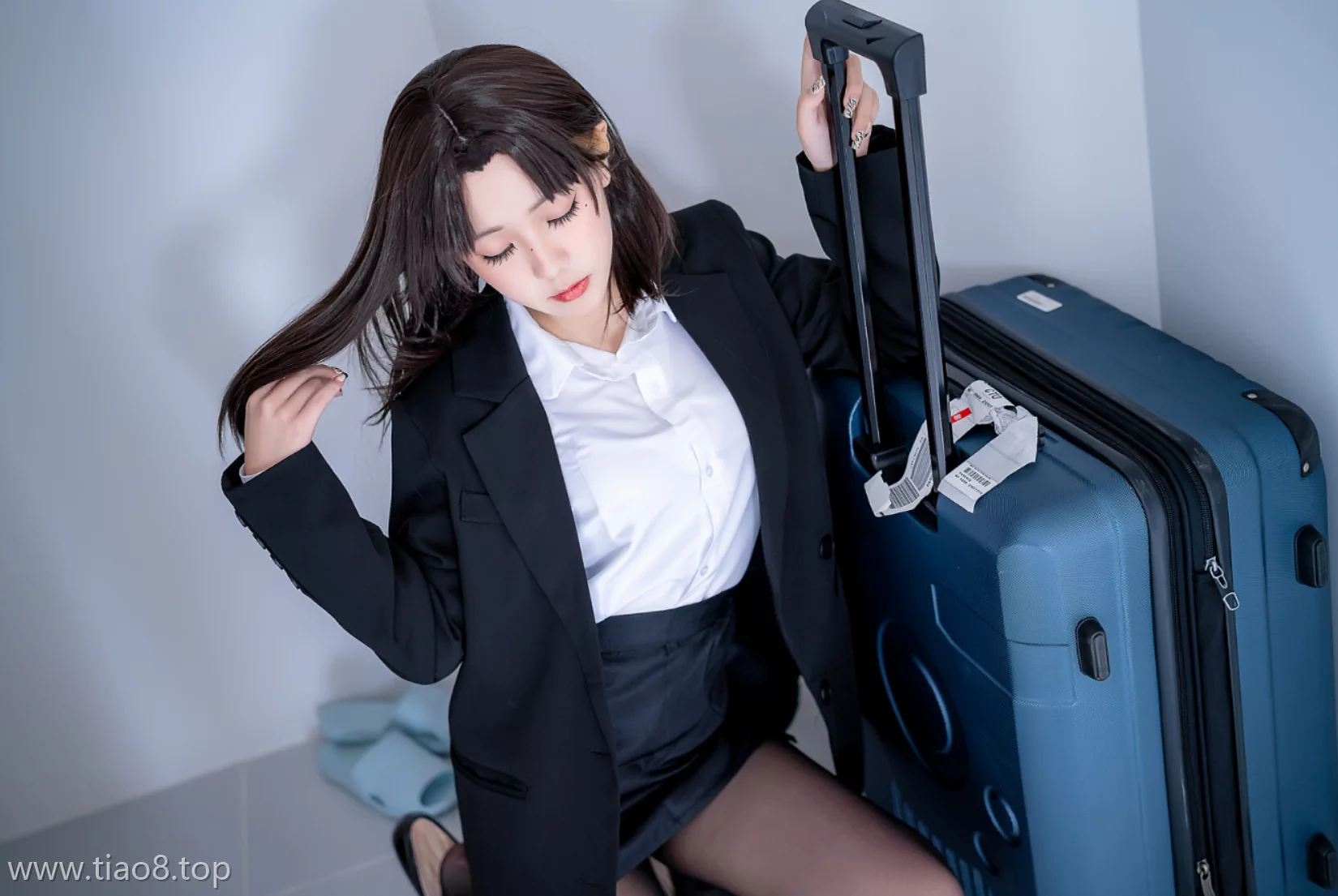 蓝小沂KiKi:化身致命OL!黑丝动人,职场的新标杆![42P高清美图]在线观看资料