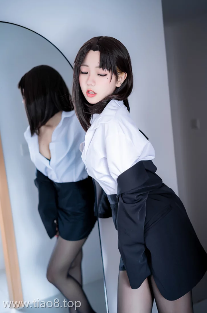 蓝小沂KiKi:化身致命OL!黑丝动人,职场的新标杆![42P高清美图]在线观看资料