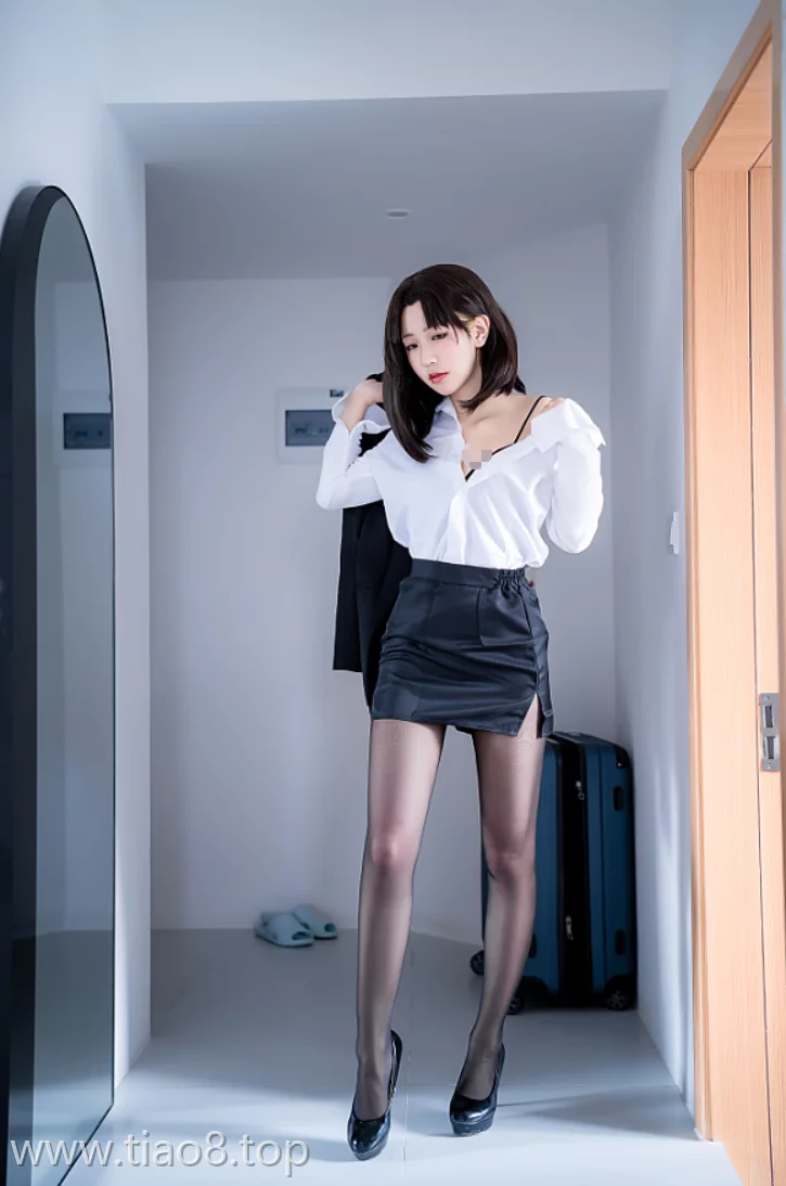 蓝小沂KiKi:化身致命OL!黑丝动人,职场的新标杆![42P高清美图]在线观看资料