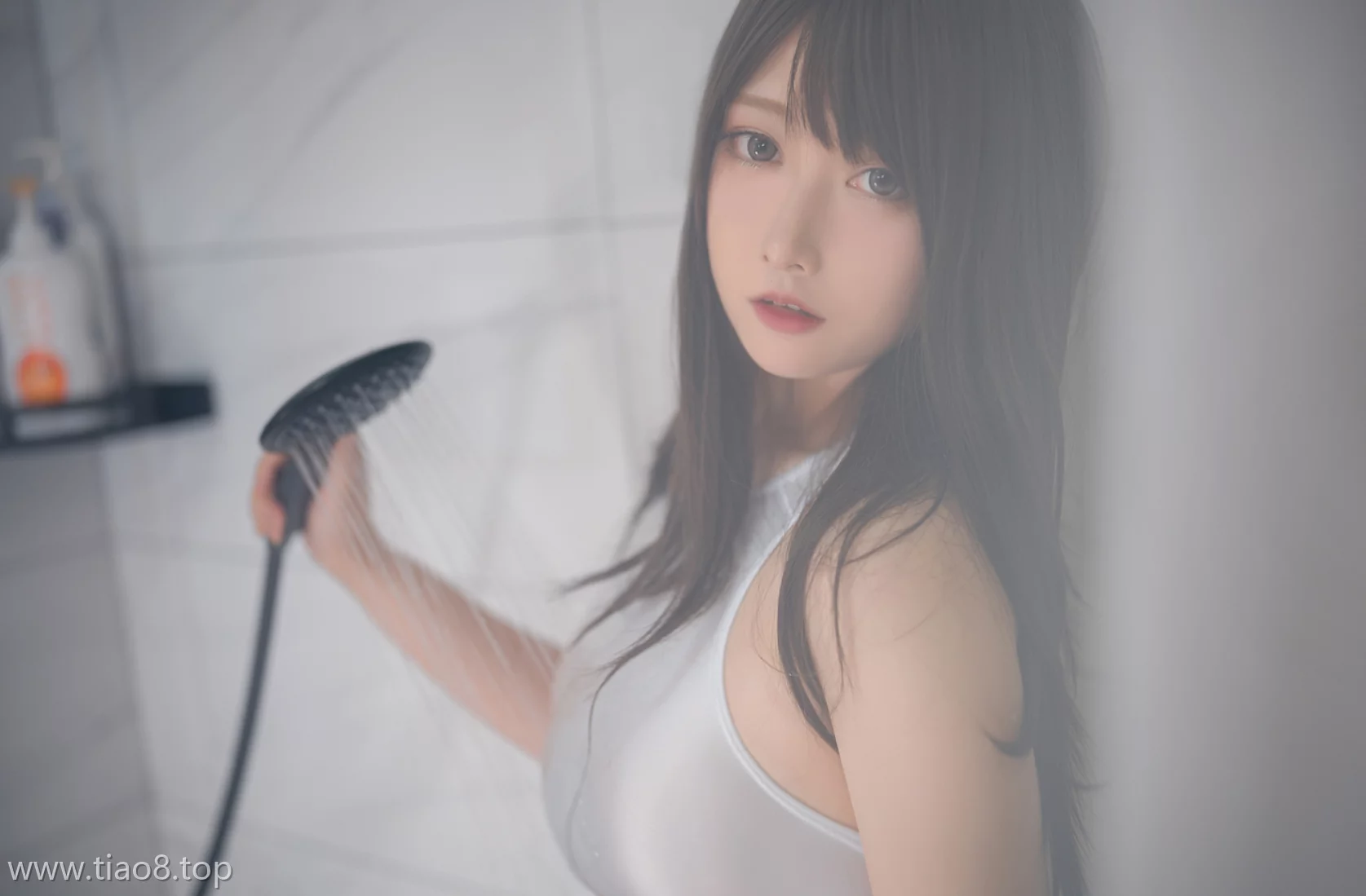 纯净与力量的碰撞:Coser念念_D[白色竞泳]20P超清图片集一览在线观看资料