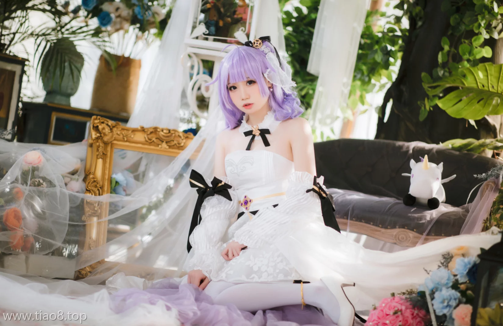 Coser焖焖碳演绎独角兽婚纱cos,25张169.5M视觉盛宴在线观看资料