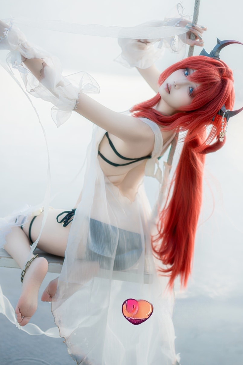 纸悦Etsu_ko#明日方舟 史尔特尔 泳装cos作品欣赏