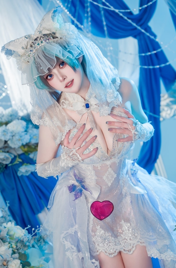 Natsuko夏夏子 –#碧蓝航线 柴郡婚纱美丽的女生cos图片