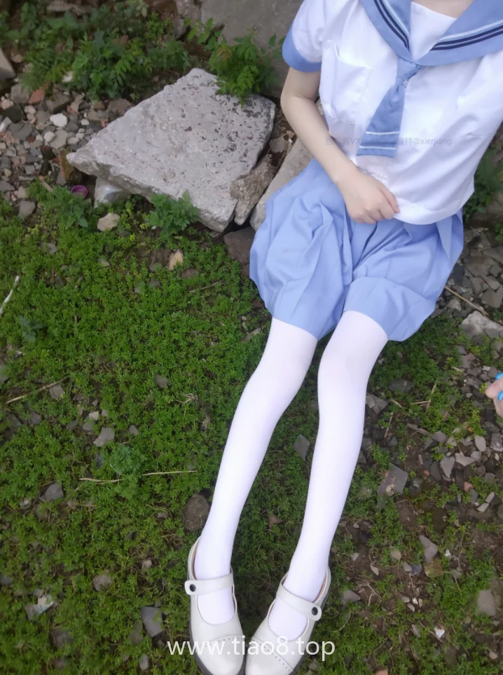 西尔酱NO.045青草水手服cosplay美图,这个绿色有点东西在线观看资料 西尔酱NO.045青草水手服cosplay美图,这个绿色有点东西在线观看资料