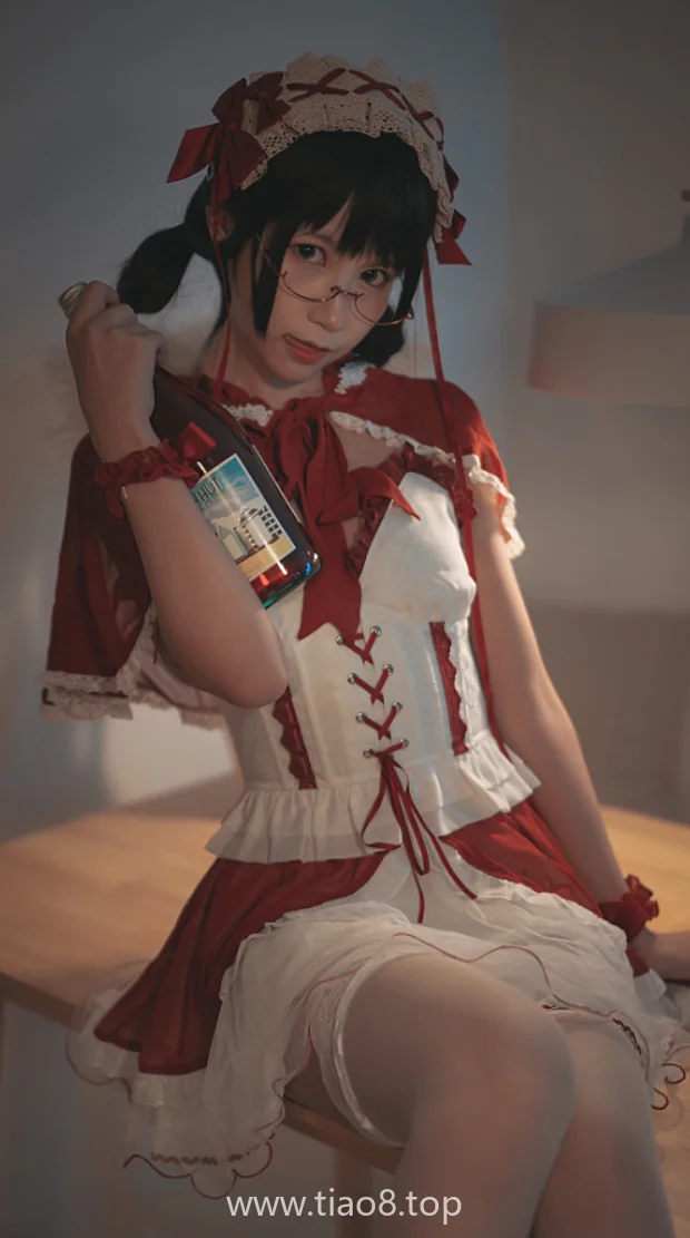 逐月Su童话镇小红帽cosplay:NO.041的红斗篷下,不只是甜美在线观看资料 逐月Su童话镇小红帽cosplay:NO.041的红斗篷下,不只是甜美在线观看资料