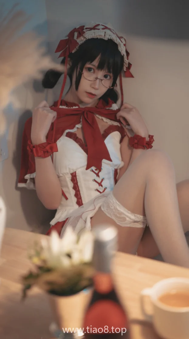 逐月Su童话镇小红帽cosplay:NO.041的红斗篷下,不只是甜美在线观看资料 逐月Su童话镇小红帽cosplay:NO.041的红斗篷下,不只是甜美在线观看资料