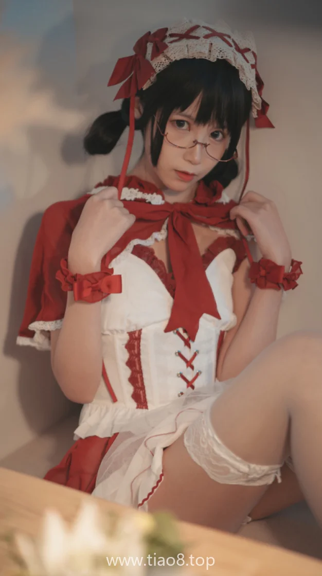 逐月Su童话镇小红帽cosplay:NO.041的红斗篷下,不只是甜美在线观看资料 逐月Su童话镇小红帽cosplay:NO.041的红斗篷下,不只是甜美在线观看资料