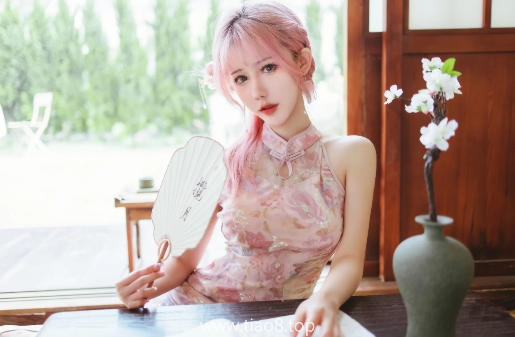 仙女月这套NO.015粉色旗袍看着很粉,勒出来的红印子谁看得见?在线观看资料 仙女月这套NO.015粉色旗袍看着很粉,勒出来的红印子谁看得见?在线观看资料