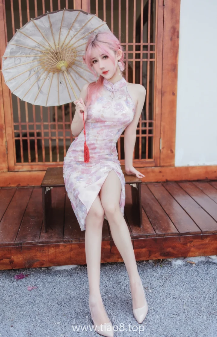 仙女月这套NO.015粉色旗袍看着很粉,勒出来的红印子谁看得见?在线观看资料 仙女月这套NO.015粉色旗袍看着很粉,勒出来的红印子谁看得见?在线观看资料