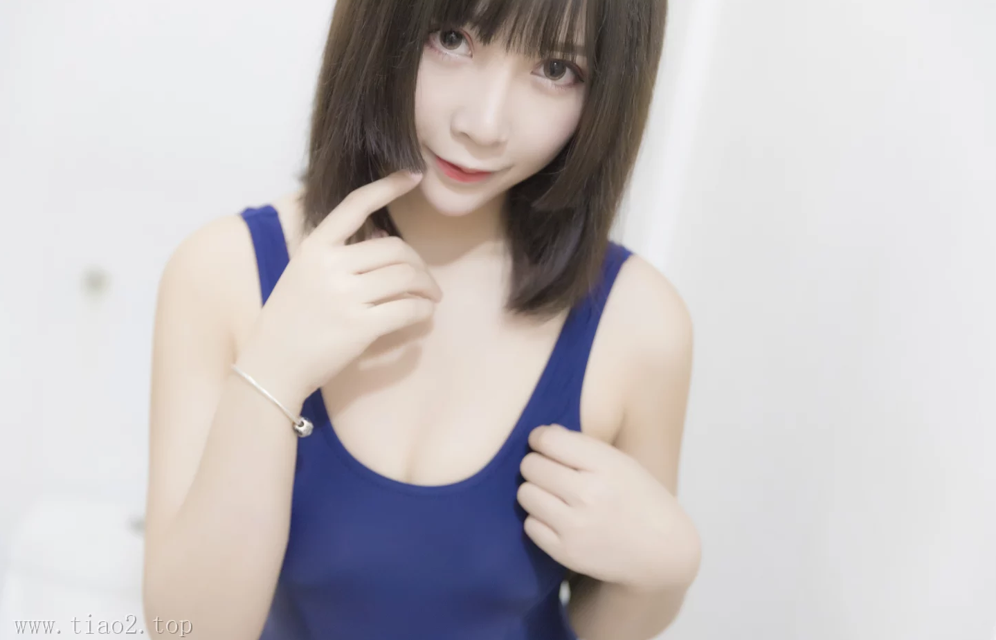 图片欣赏丨Coser抱走莫子aa:NO.011-死库水[48P-454.3M]在线观看资料