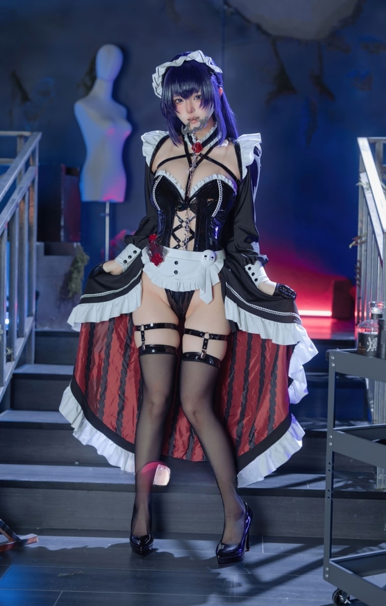 屿鱼#Nikke胜利女神 米哈拉·咖啡女仆最新图片