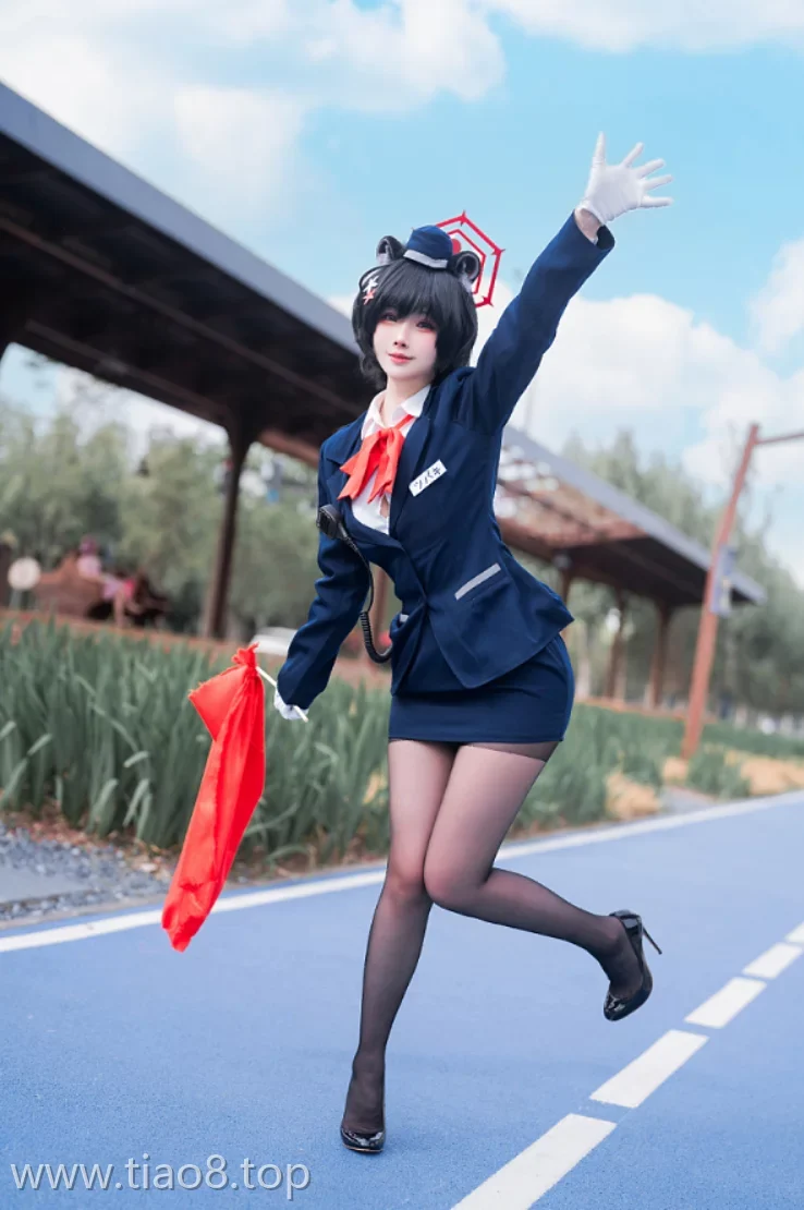 图片欣赏丨Coser_rioko凉凉子:NO.0138-蔚蓝档案 导游 椿[62P12V-1.03G]在线观看资料
