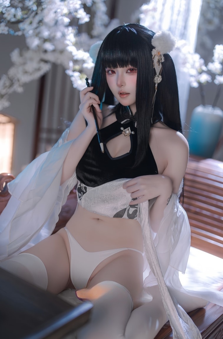 屿鱼#碧蓝航线-史特拉塞·艳书美玉cos图片欣赏