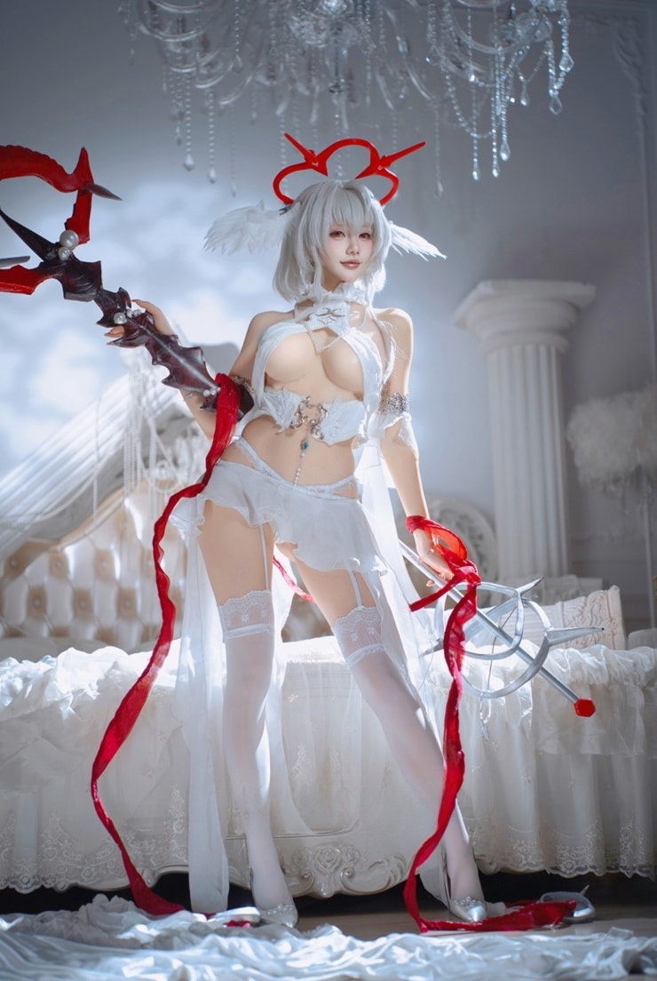 是一只熊仔吗#碧蓝航线 珍珠号·魔堡中的堕天使cos照片