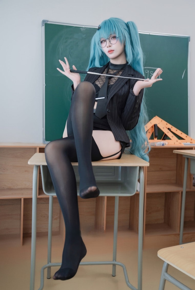 轩萧学姐#Nikke胜利女神 普丽瓦蒂 严厉教诲壁纸图片大全