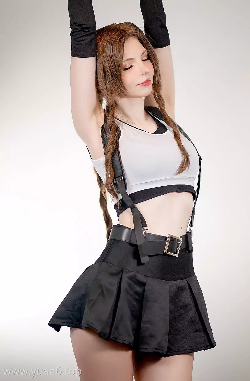 美图欣赏丨Coser_Peach milky-Aerith Tifa Swap[66P／237MB]