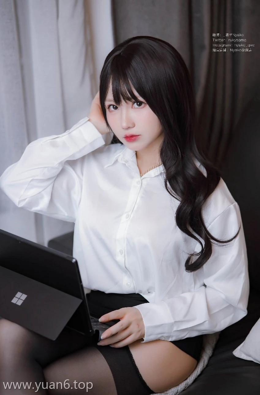 Coser_Nyako喵子-隣のやばいお姉さん OL[78P+1V]