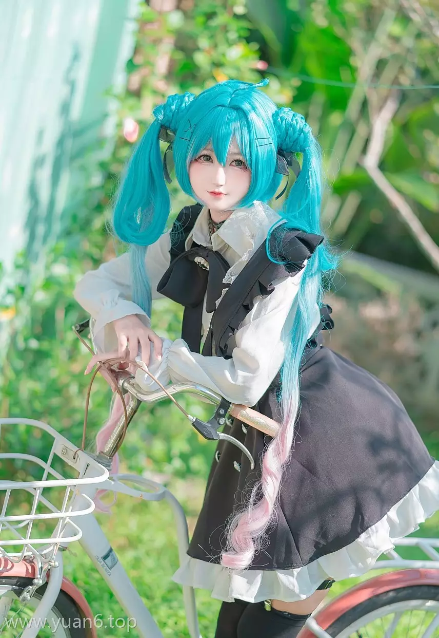 美图欣赏丨Coser_Kuuko W-Miku Hatsune [39P／126MB]