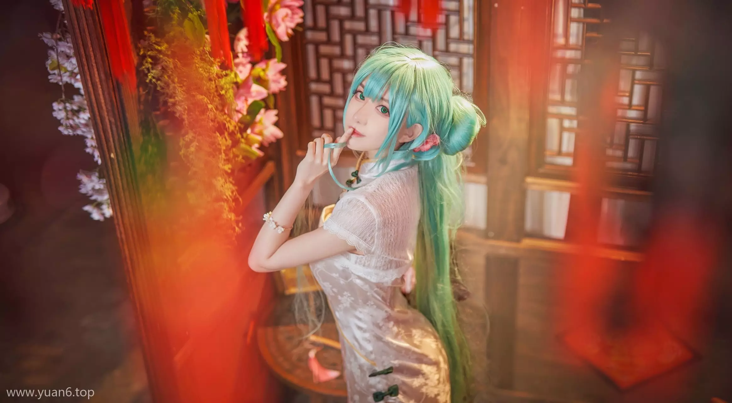 美图欣赏丨Coser_Shika小鹿鹿-初音•韶华 [13P+2V／80MB]